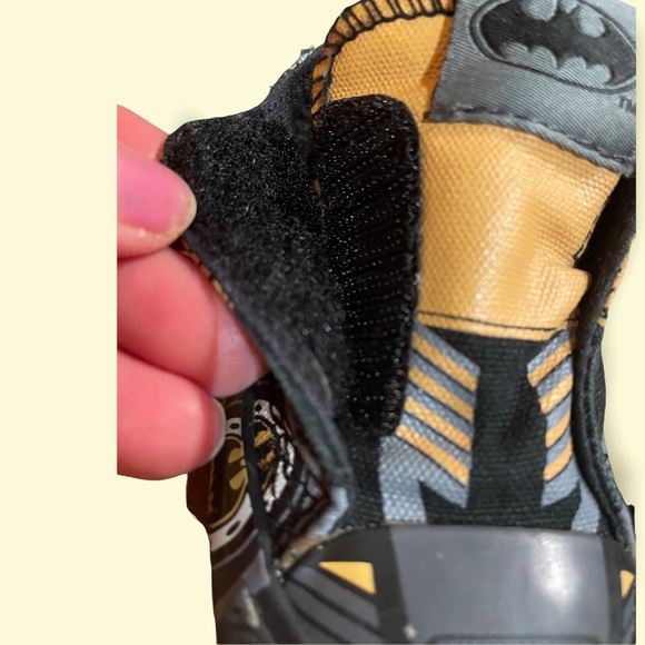 Toddler Batman converse sneakers size 3 - Picture 6 of 8